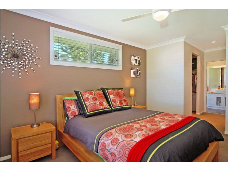 9 Kanahooka Street, Albion Park Rail NSW 2527