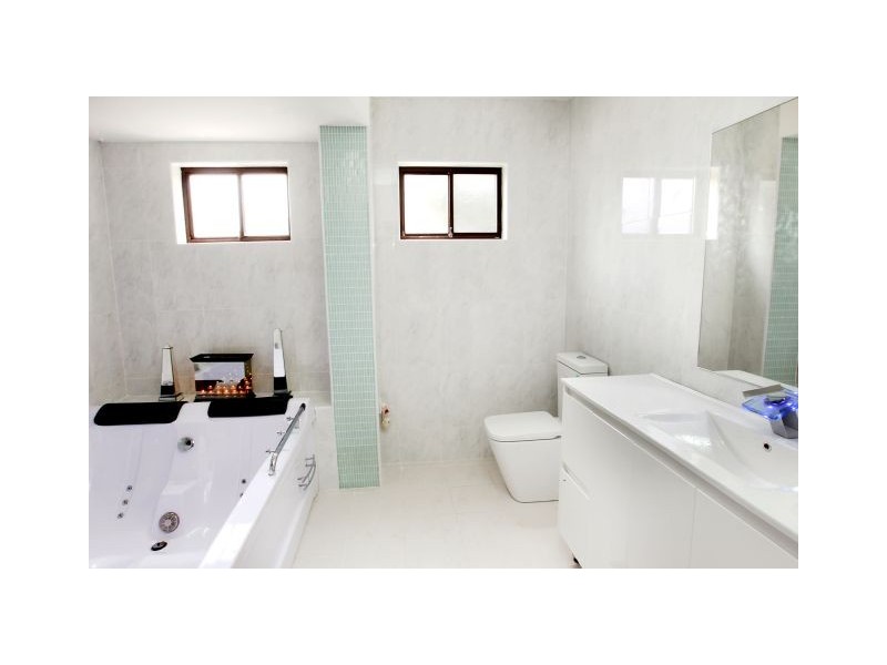 3 Headland Parade, Barrack Point NSW 2528
