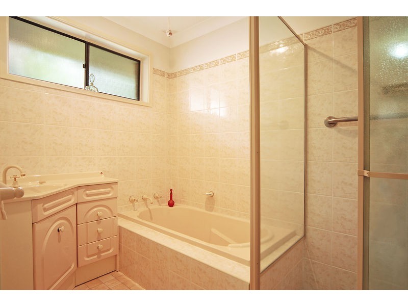 48 The Esplanade, Oak Flats NSW 2529