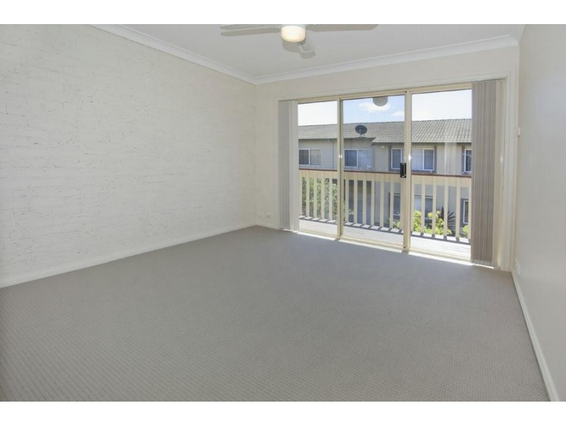 2/90 Kurrajong Street, Windang NSW 2528