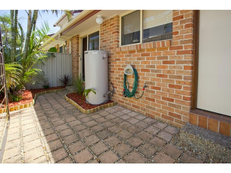 2/90 Kurrajong Street, Windang NSW 2528