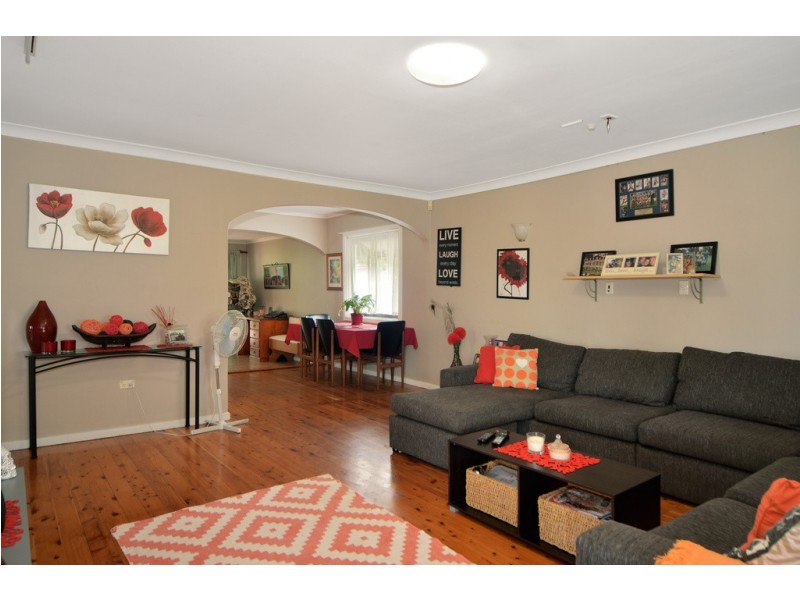 12 Girraween Avenue, Lake Illawarra NSW 2528