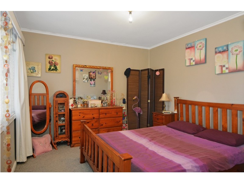 12 Girraween Avenue, Lake Illawarra NSW 2528