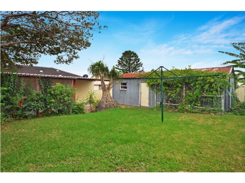 12 Girraween Avenue, Lake Illawarra NSW 2528
