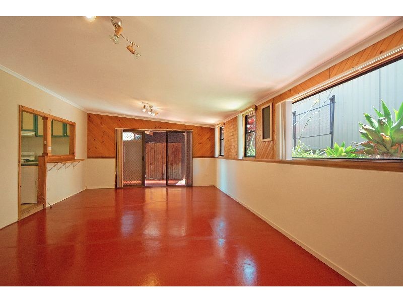 8 Overhill Road, Primbee NSW 2502
