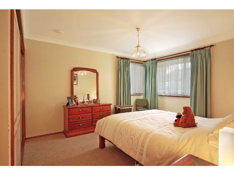 162 Landy Drive, Mount Warrigal NSW 2528