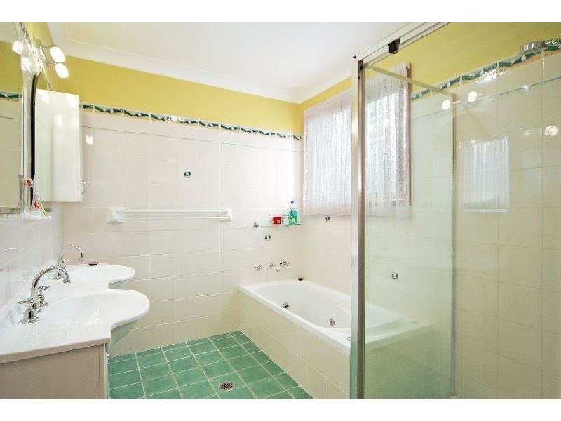 162 Landy Drive, Mount Warrigal NSW 2528