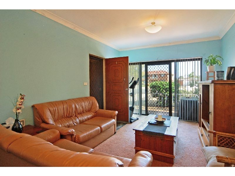 1/11 Windle Street, Lake Illawarra NSW 2528