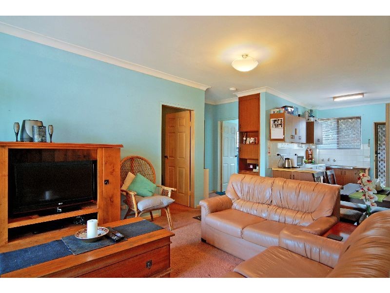 1/11 Windle Street, Lake Illawarra NSW 2528