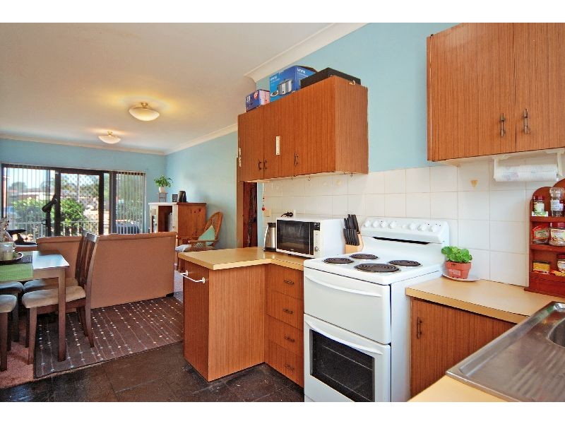 1/11 Windle Street, Lake Illawarra NSW 2528