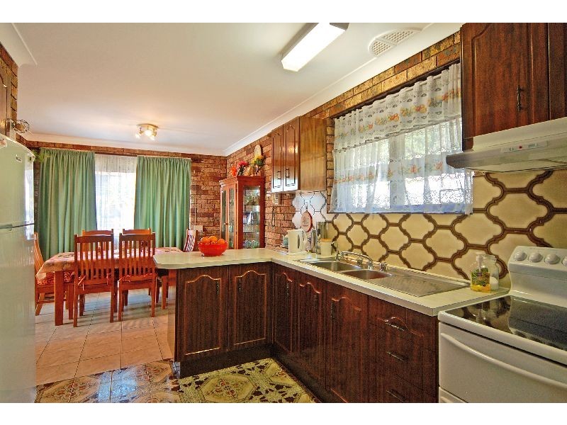 1 Greenwood Place, Barrack Heights NSW 2528