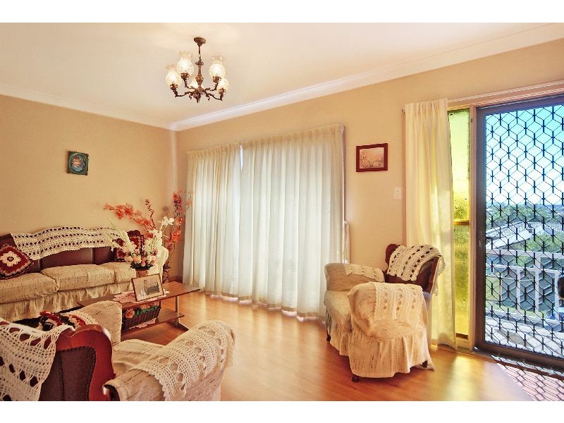 1 Greenwood Place, Barrack Heights NSW 2528