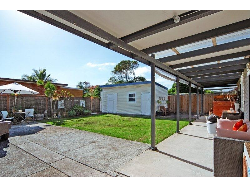 35 Woodford Avenue, Warilla NSW 2528