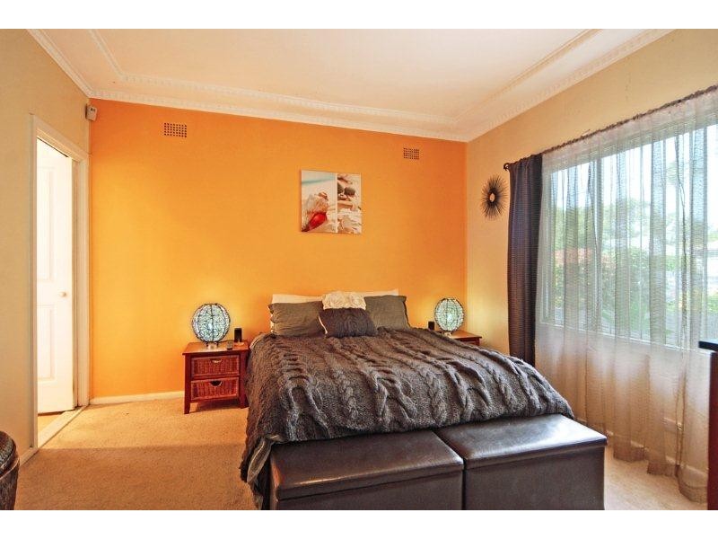 35 Woodford Avenue, Warilla NSW 2528