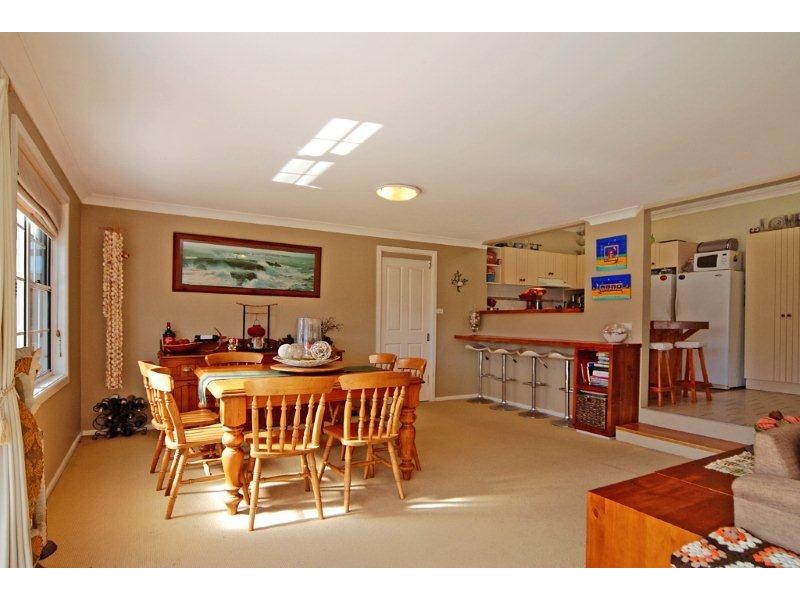 35 Woodford Avenue, Warilla NSW 2528