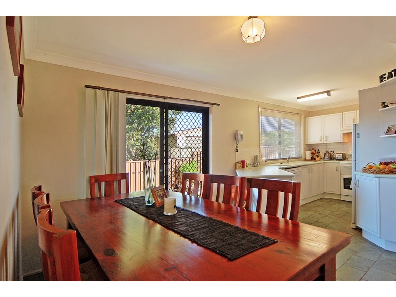 1 Gould Place, Lake Illawarra NSW 2528