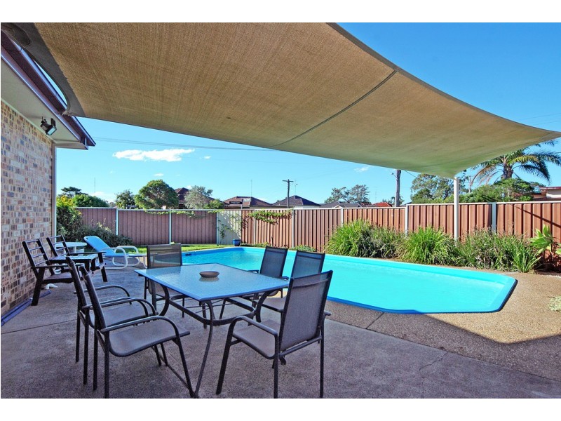 1 Gould Place, Lake Illawarra NSW 2528