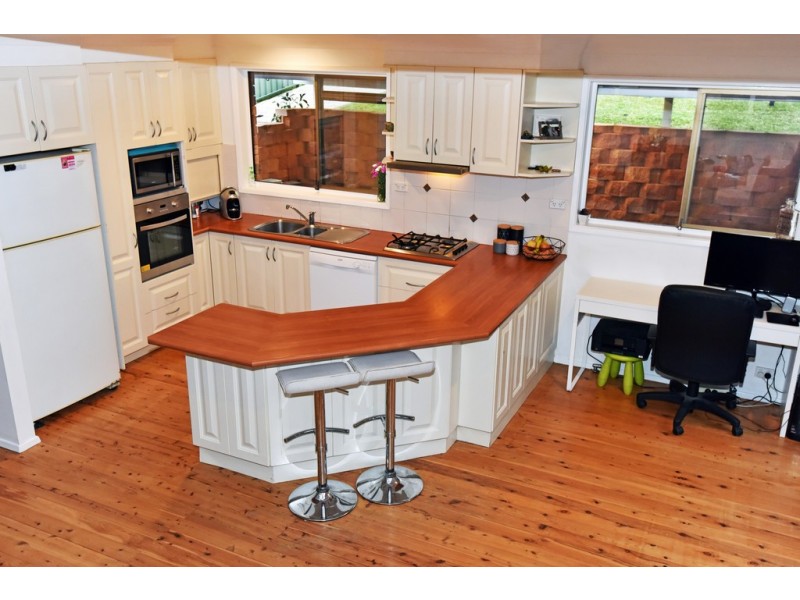 12 Bridge Avenue, Oak Flats NSW 2529