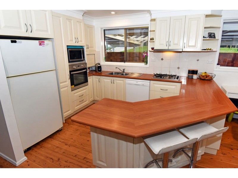 12 Bridge Avenue, Oak Flats NSW 2529