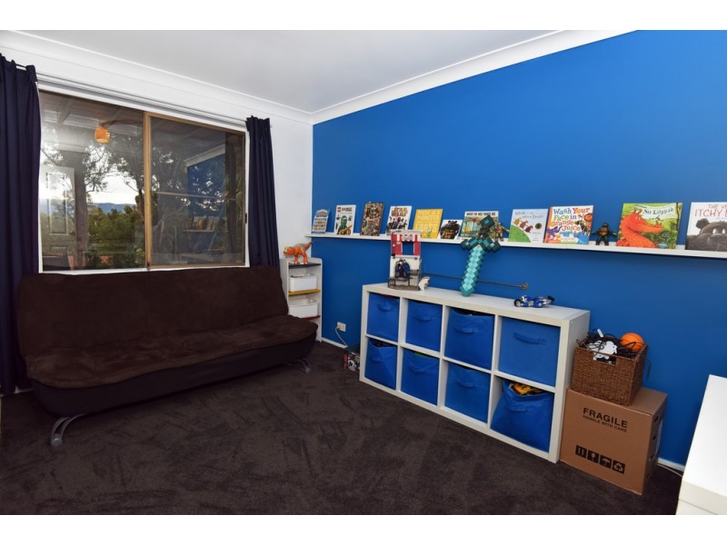 12 Bridge Avenue, Oak Flats NSW 2529