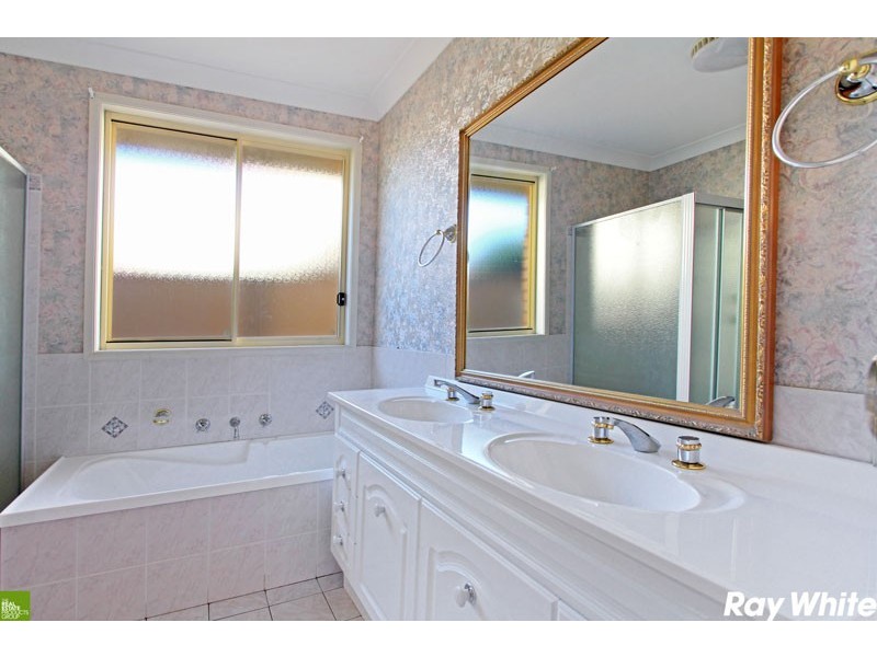 10 Downes Drive, Albion Park NSW 2527