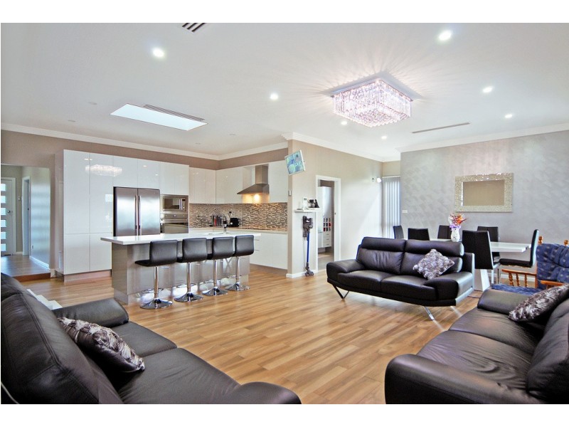 88 Flagstaff Road, Warrawong NSW 2502