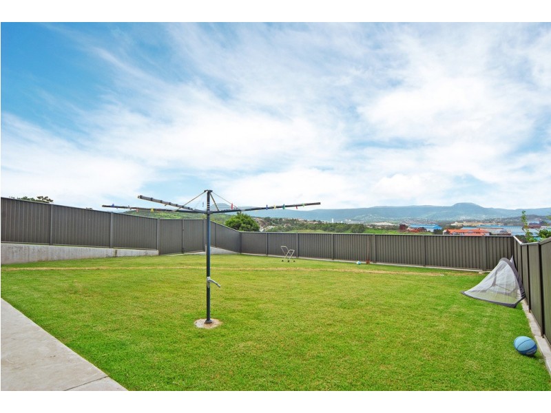 88 Flagstaff Road, Warrawong NSW 2502