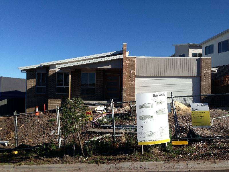 4 Elizabeth Circuit, Flinders NSW 2529