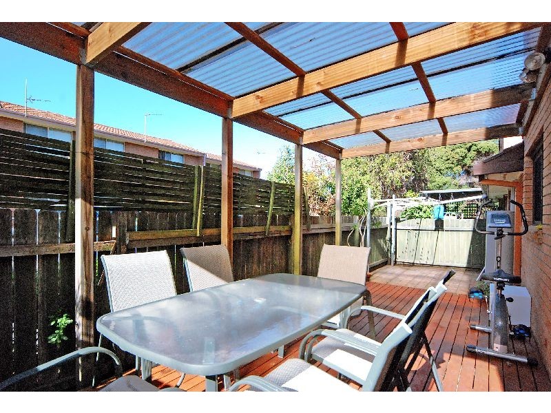 2/21 Grove Circuit, Lake Illawarra NSW 2528