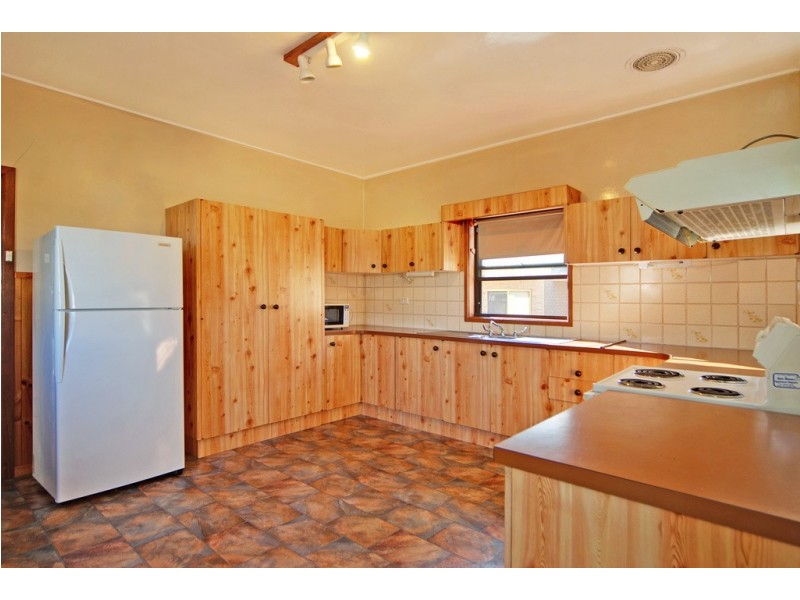 3 William Avenue, Warilla NSW 2528