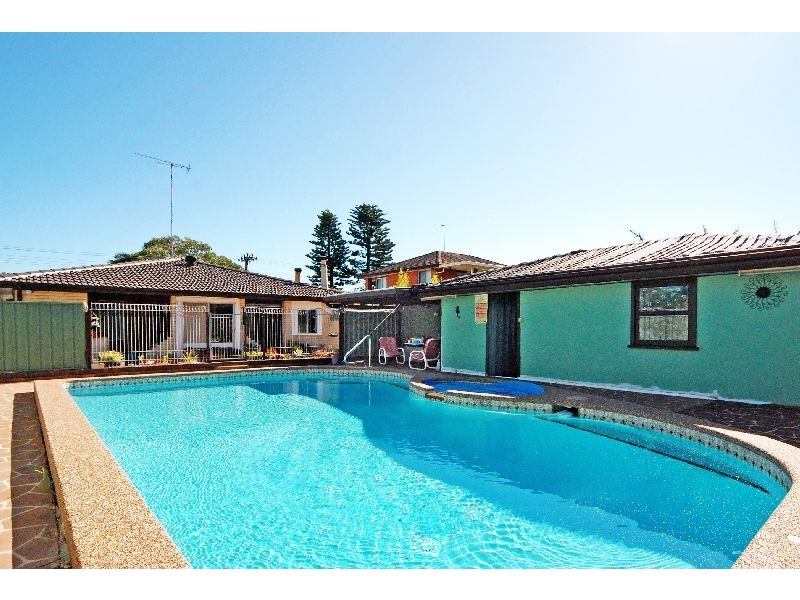 57 Messenger Road, Barrack Heights NSW 2528
