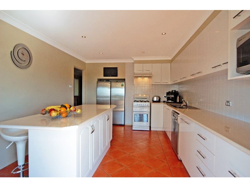 11 Sammat Ave, Barrack Heights NSW 2528