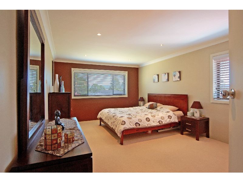 11 Sammat Ave, Barrack Heights NSW 2528