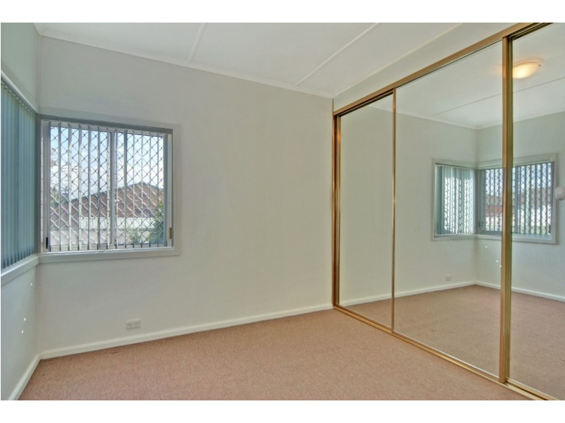 211 Shellharbour Road, Barrack Heights NSW 2528