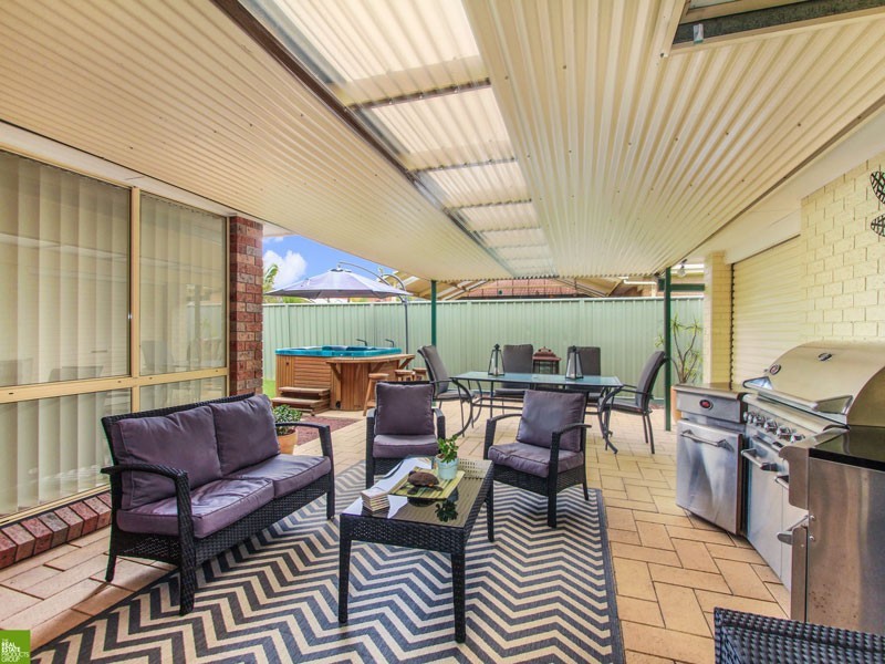 129 Ashburton Drive, Albion Park NSW 2527