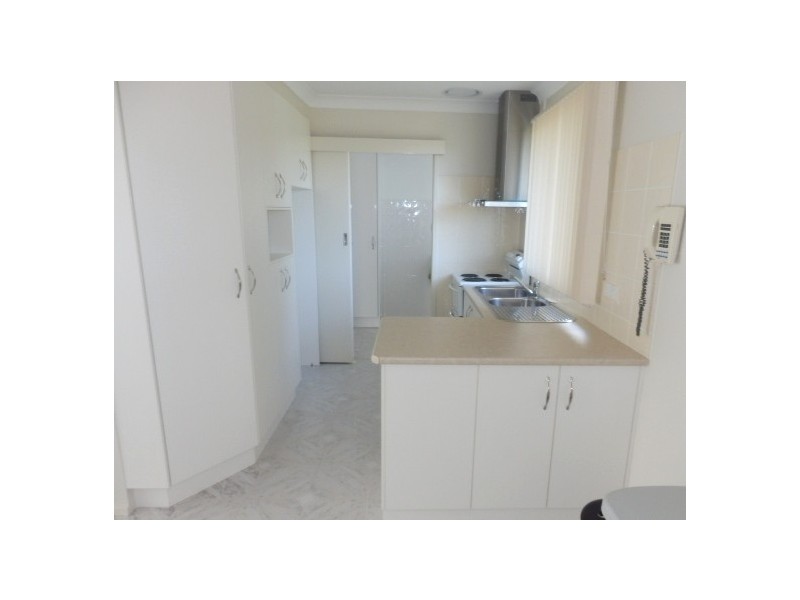 41 Shipton Crescent, Mount Warrigal NSW 2528