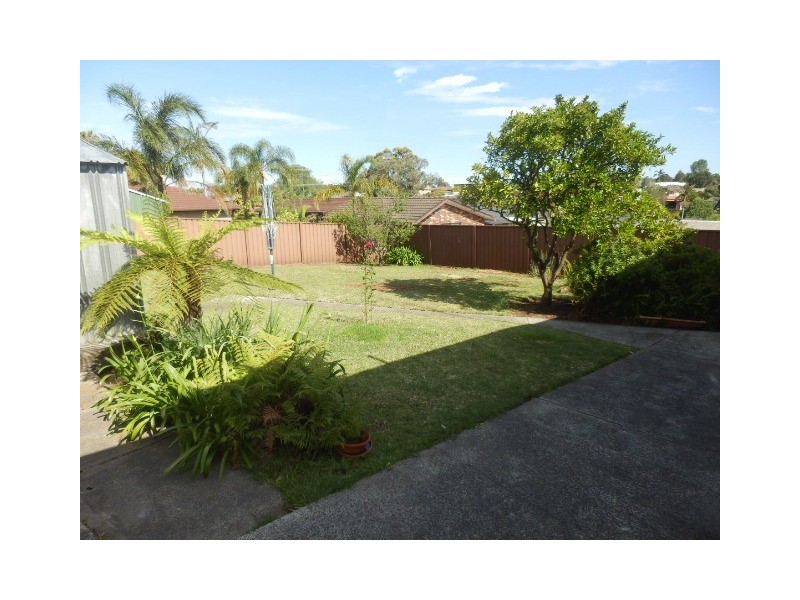 41 Shipton Crescent, Mount Warrigal NSW 2528