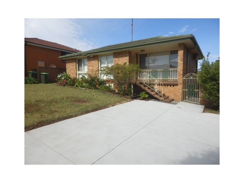 41 Shipton Crescent, Mount Warrigal NSW 2528