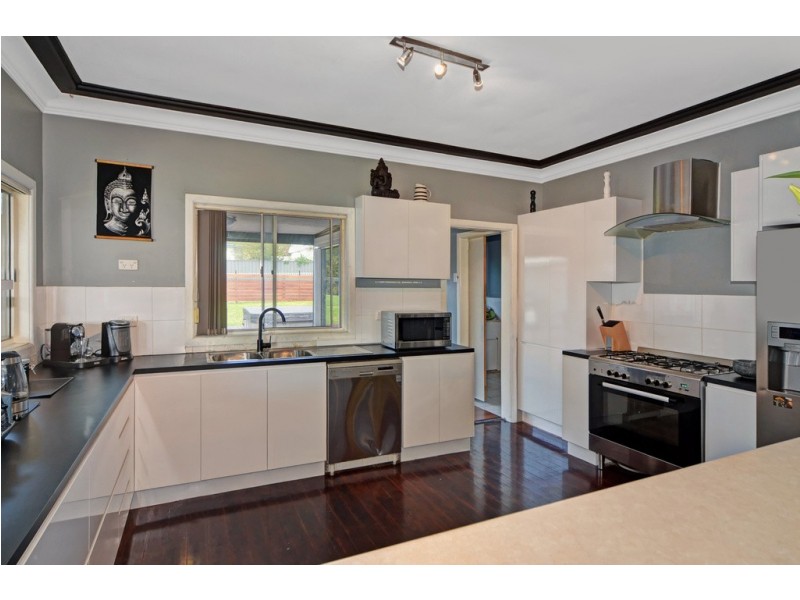 55 Addison Avenue, Lake Illawarra NSW 2528
