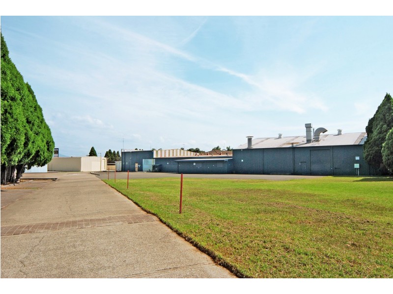 25 Grove Circuit, Lake Illawarra NSW 2528