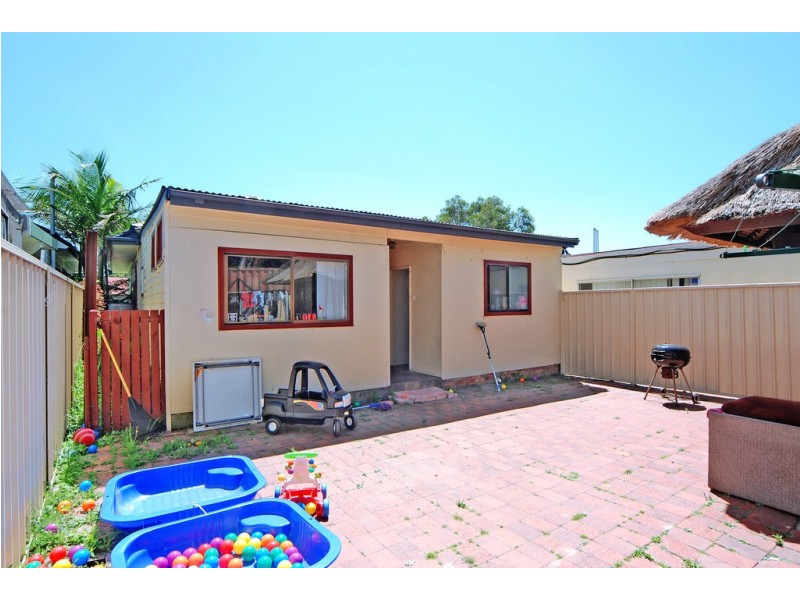 1 Fraser Street, Unanderra NSW 2526