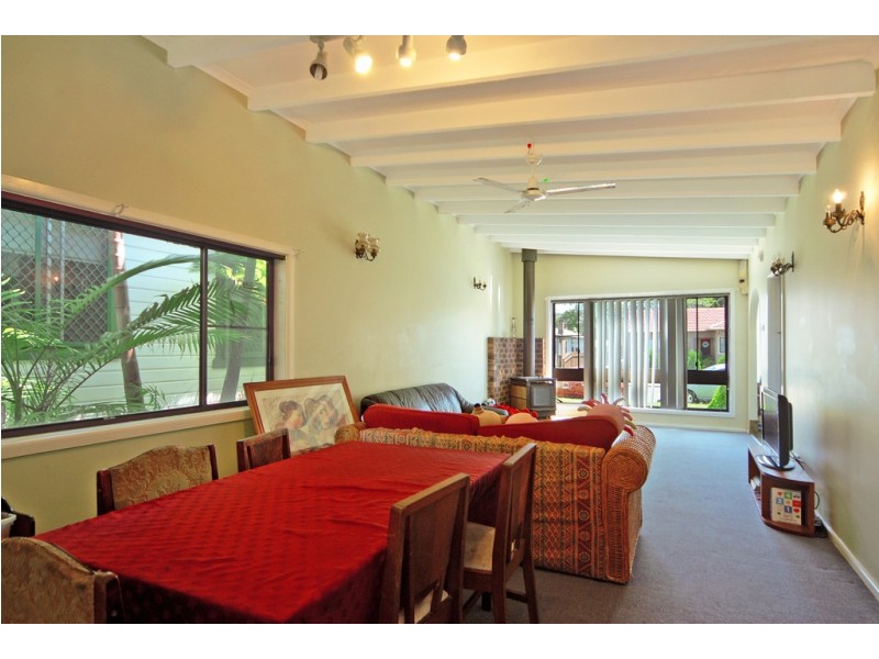1 Fraser Street, Unanderra NSW 2526