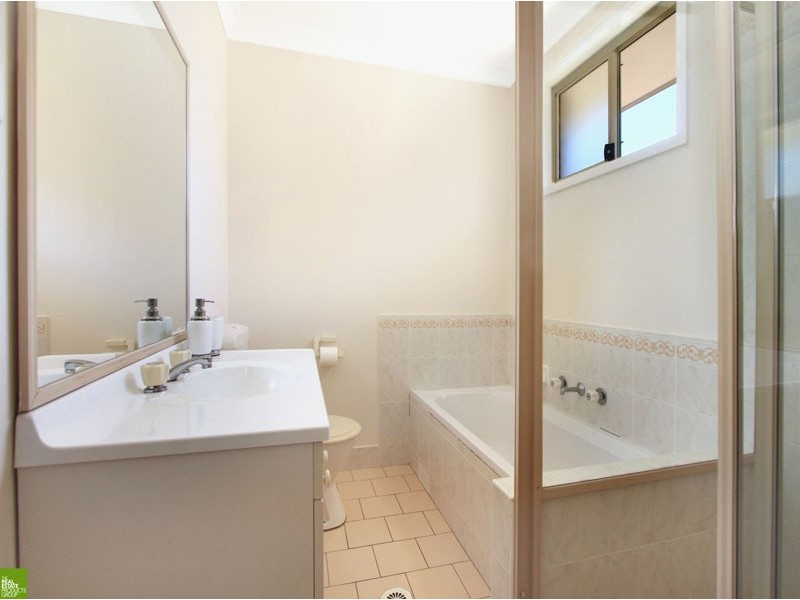 2/63 Addison Avenue, Lake Illawarra NSW 2528