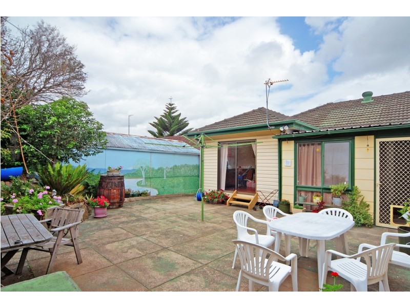 43 Thomas Street, Lake Illawarra NSW 2528