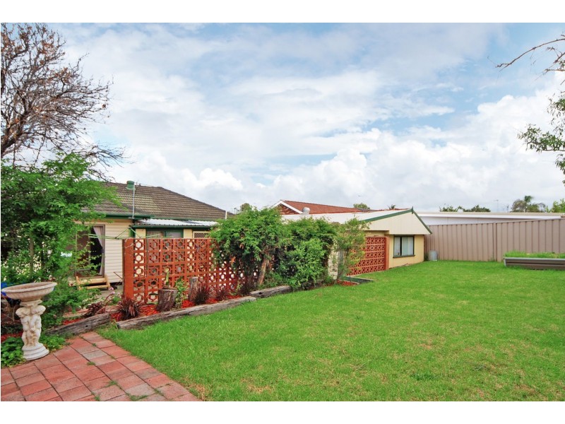 43 Thomas Street, Lake Illawarra NSW 2528