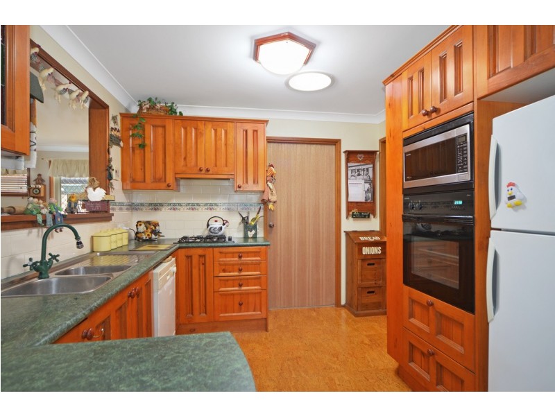146 Central Avenue, Oak Flats NSW 2529