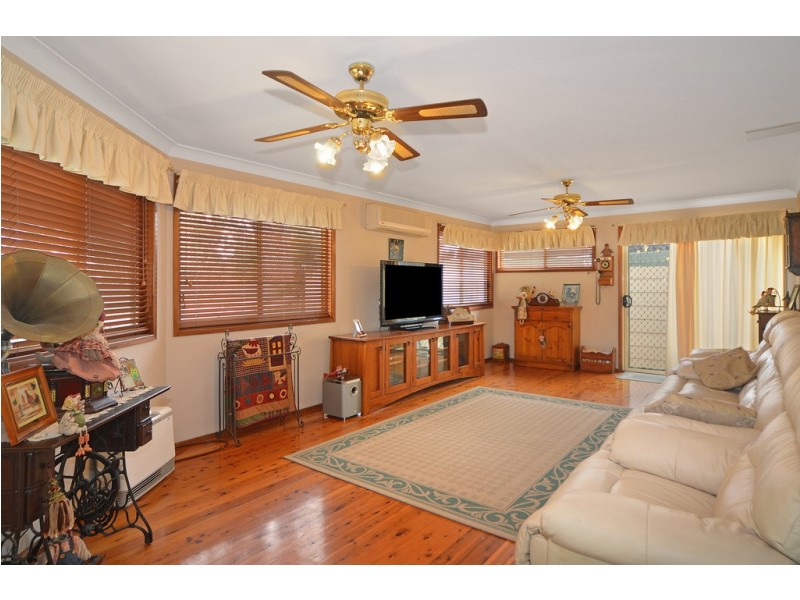 146 Central Avenue, Oak Flats NSW 2529