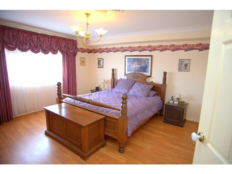 20 Mummuga Close, Flinders NSW 2529