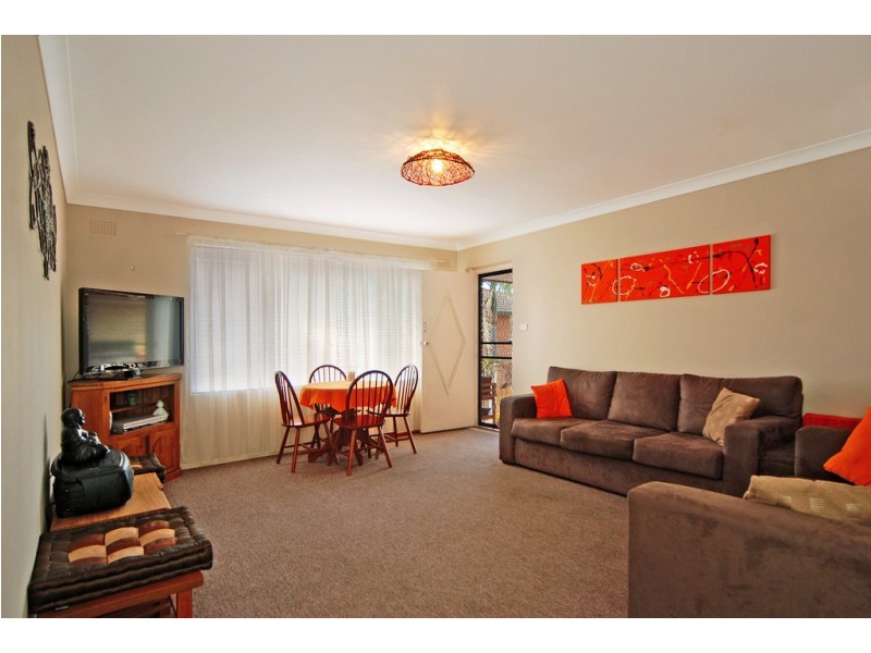 4/6 Peterborough Ave, Lake Illawarra NSW 2528