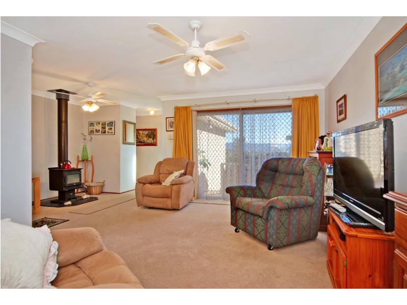 33 Goolagong Circuit, Mount Warrigal NSW 2528